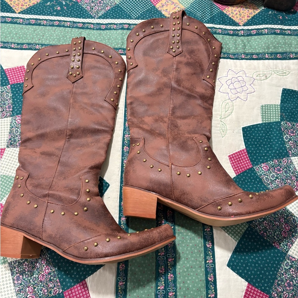 Ladies size 10 Studded Brown Western Boots